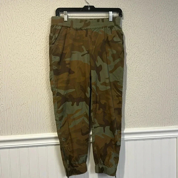 Levi’s mid rise ankle length camouflage print jogger pants size small - Picture 5 of 15